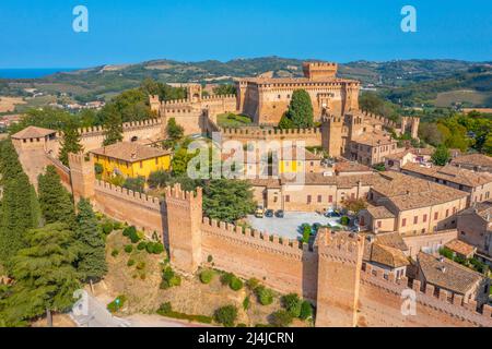 Vista aerea della città italiana Gradara. Foto Stock