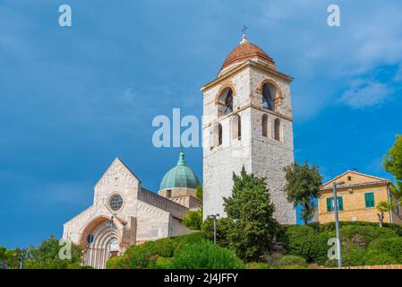 Cattedrale di San Ciriaco nella città italiana di Ancona. Foto Stock