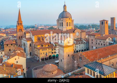 Veduta aerea della Basilica di Sant'Andrea a Mantova. Foto Stock