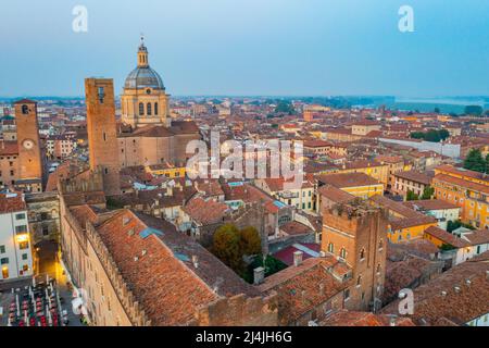 Veduta aerea della Basilica di Sant'Andrea a Mantova. Foto Stock