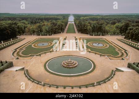 Francia. Yvelines (78) Reggia di Versailles - Foto aerea. Asse del Sole: In questa grande prospettiva a gradini si segue l'uno con l'altro il Bassin de Laton Foto Stock