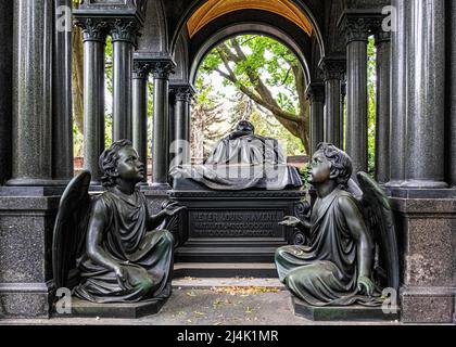 Französischer Friedhof, Chausseestraße, Mitte, Berlino, è un monumento storico. Peter Louis Ravene 1793-1861 Tomba di Friedrich August Stuler Foto Stock