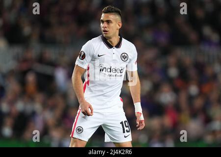 Rafael Santos Borre di Eintracht Frankfurt durante la partita della UEFA Europa League, Quarter Final, seconda tappa, tra il FC Barcelona e l'Eintracht Frankfurt ha giocato allo stadio Camp Nou il 14 aprile 2022 a Barcellona, Spagna. (Foto di Colas Buera / PRESSINPHOTO) Foto Stock