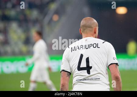 Yaroslav Rakitskiy indossando Mariupol name kit durante il gioco anti-guerra amichevole Lechia Gdańsk vs Shakhtar Donetsk in Gdansk, Polonia, Febbraio 14th 2022 © W Foto Stock