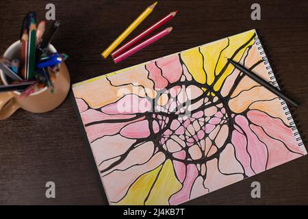 Pennarello nero su disegno multicolore da linee neurografiche, neurografia come tecnica psicologica Foto Stock