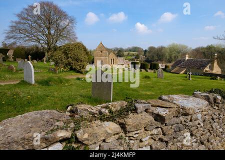St Peter’s Church, Duntisbourne Abbots, Gloucestershire Foto Stock