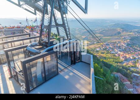 Città di San Marino, San Marino, 1 settembre 2021: Stazione superiore di una funivia a san marino. Foto Stock