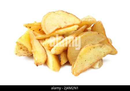 Mucchio di fette di potatoe preparate isolate su backgroundbak bianco Foto Stock