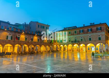 Ascoli Piceno, Italia, 29 settembre 2021: Piazza del Popolo nel comune italiano Ascoli Piceno. Foto Stock