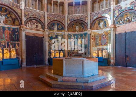 Parma, Italia, 25 settembre 2021: Interno del Battistero di Parma, Italia. Foto Stock