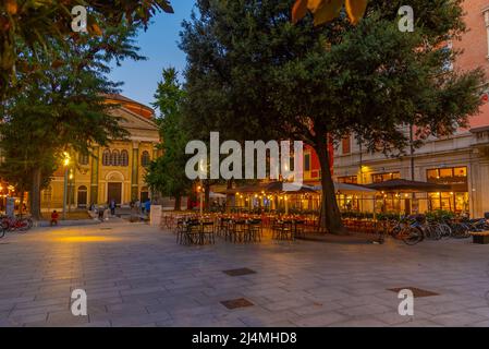 Modena, Italia, 22 settembre 2021: Vista al tramonto della sinagoga di Modena in Italia. Foto Stock