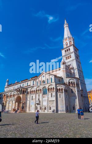 Modena, 22 settembre 2021: Cattedrale di Modena e Torre Ghirlandina in Italia. Foto Stock