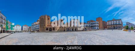 Caceres, Spagna, 18 maggio 2021: Plaza Mayor nella città spagnola Caceres Foto Stock