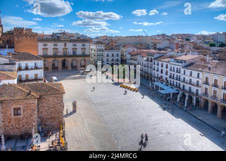 Caceres, Spagna, 18 maggio 2021: Plaza Mayor nella città spagnola Caceres Foto Stock