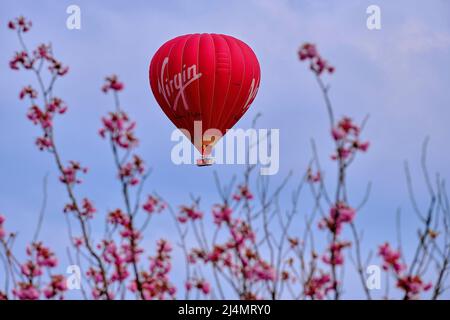 Vergine in mongolfiera ad aria calda Foto Stock