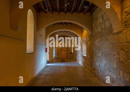 Tarifa, Spagna, 23 maggio 2021: Interno del Castillo de Guzman el Bueno nella città spagnola Tarifa Foto Stock