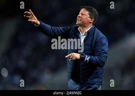 16th aprile 2022; Stadio Dragao, Porto, Portogallo; Campionato Portoghese 2022, FC Porto contro Portimonense; Portimonense manager Paulo S&#xe9;rgio Foto Stock