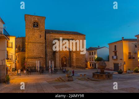 Vista al tramonto di Plaza San Nicolas nella città spagnola Plasencia Foto Stock