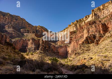 Il Bright Angel Trail sale fino al Canyon Village nel Grand Canyon Foto Stock