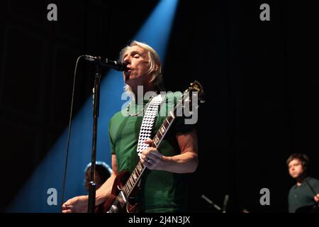 Newcastle, Regno Unito. 16th Apr 2022. . 16th Apr 2022. Paul Weller suona la prima di due notti al Newcastle City Hall Credit Jill o'Donnell/ Alamy Live News Foto Stock