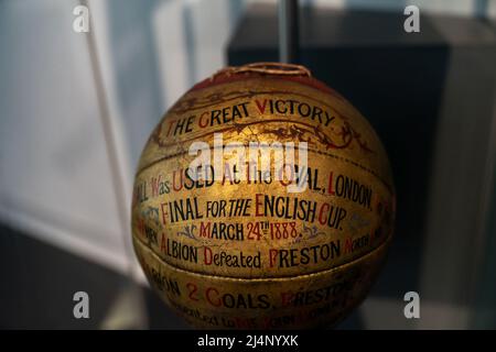 Il museo olimpico e sportivo Qatar, di 19.000 metri quadri, 3-2-1, accanto a uno degli stadi da utilizzare nella Coppa del mondo FIFA 2022, è uno dei musei sportivi più grandi del mondo. Il museo fa parte di un viaggio di oltre un miliardo di dollari da parte del governo del Qatar per costruire lo stato del Golfo in un paradiso culturale insieme alla sua grande spesa per eventi sportivi. Foto Stock