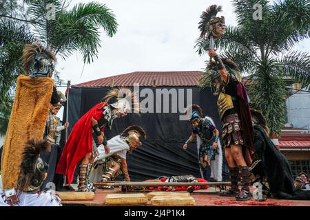 BOAC, Filippine - Aprile 2022: Partecipanti al Festival dei Moriones tenutosi durante la settimana Santa in BOAC il 17 Aprile 2022 a Marinduque, Filippine. Foto Stock