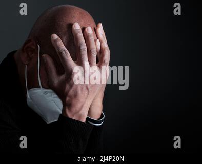 Mani insieme che pregano per Dio stock foto Foto Stock