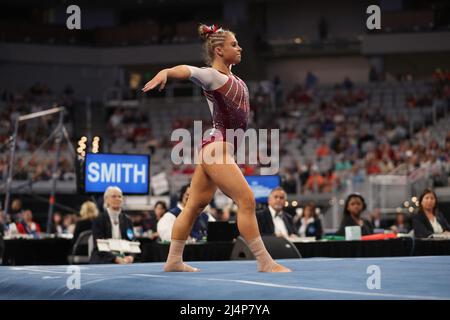 Fort Worth, Texas, Stati Uniti. 16th Apr 2022. University of Oklahoma junior Ragan Smith durante il NCAA Women's National Collegiate Gymnastics Championships presso la Dickie's Arena di Fort Worth, Texas. Perenson/CSM/Alamy Live News Foto Stock