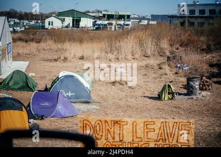 Medyka, Polonia - 24 marzo 2022: Campo profughi al valico di frontiera ucraino-polacco a Medyka. Persone che fuggono dalla guerra in Ucraina Foto Stock