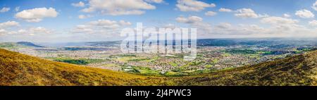 Vista panoramica su Belfast da Black Mountain. Foto Stock