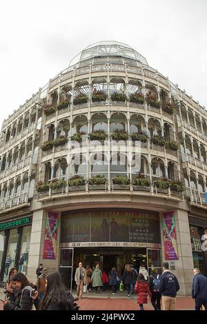 Dublino, Irlanda - 04.10.2022: St. Stephen's Green Shopping Centre a Dublino, Repubblica d'Irlanda, Europa Foto Stock