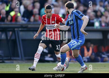 ROTTERDAM - (lr) Mauro Junior di PSV Eindhoven, Daley cieco di Ajax durante la partita finale olandese TOTO KNVB Cup tra PSV e AJAX allo Stadium de Kuip il 17 aprile 2022 a Rotterdam, Paesi Bassi. ANP MAURICE VAN STEEN Foto Stock