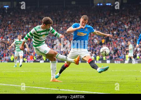 Glasgow, Regno Unito. 17th Apr 2022. Il Celtic FC gioca al Rangers FC nella semifinale della Coppa scozzese. Il vincitore di questa partita va avanti per giocare a Heart of Midlothian nella finale. Credit: Findlay/Alamy Live News Foto Stock