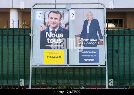 Parigi, Francia - 17 aprile 2022 : elezioni in Francia con Macron o le Pen per la Presidenza Foto Stock