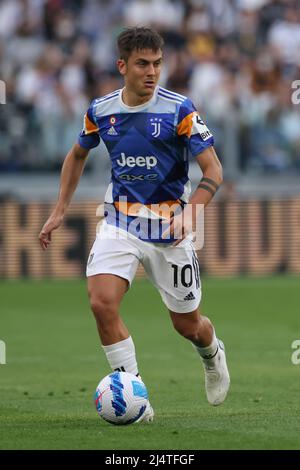 Torino, 16th aprile 2022. Paulo Dybala della Juventus durante la Serie A allo Stadio Allianz di Torino. Il credito d'immagine dovrebbe essere: Jonathan Moscrop / Sportimage Foto Stock