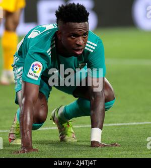 Sevilla, Spagna. 17th aprile 2022, Ramon Sanchez-Pizjuan Stadium, Sevilla, Adalusia, Spagna, La Liga football, Sevilla versus Real Madrid; primo piano di Vinicius Junior sul campo dopo aver perso il suo colpo (Madrid) credito: Action Plus Sports Images/Alamy Live News Foto Stock