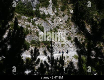 Gente trekking a Monte Olimpo in Grecia. Il Monte Olimpo è la casa dei dodici Olimpi, i principali dei del pantheon greco. Foto Stock