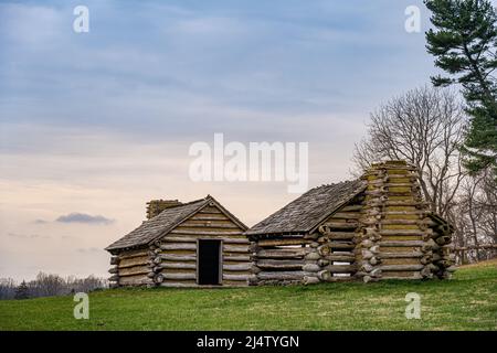 Capanne in legno al Valley Forge National Historical Park a King of Prussia, Pennsylvania. (USA) Foto Stock