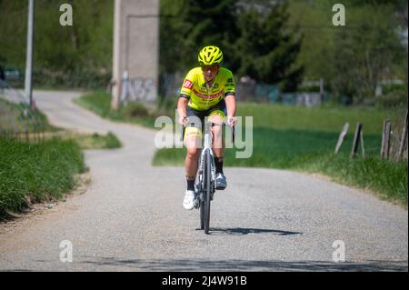 Rider Bingoal-WB Ladies durante il Gran Premio delle Donne di Chambery 2022, gara ciclistica femminile Elite di Coppa di Francia il 17 aprile 2022 a Chambéry-le-Vieux, Francia - Foto Florian Frison / DPPI Foto Stock