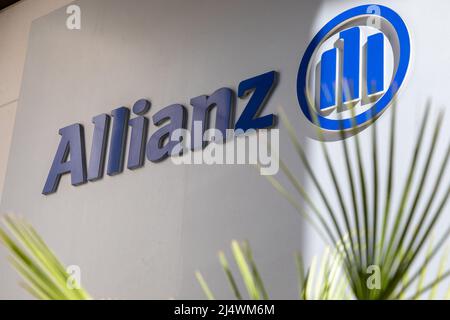 L'esterno dell'ufficio Allianz Insurance London mostra la segnaletica, Gracechurch Street, Londra Foto Stock