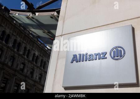 L'esterno dell'ufficio Allianz Insurance London mostra la segnaletica, Gracechurch Street, Londra Foto Stock