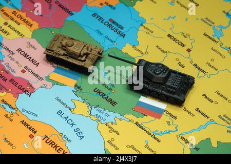 Conflitto armato tra Russia e Ucraina sulla mappa dell'Europa. Foto Stock