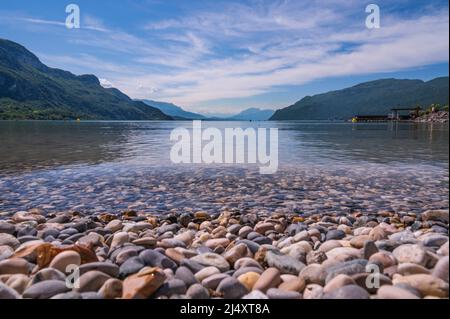 Vista sul lago Lac du Bourget più grande della Francia da Châtillon, Savoia, giorno, Foto Stock