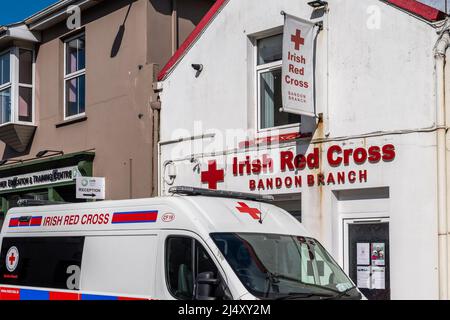 Filiale irlandese della Croce Rossa e ambulanza a Bandon, West Cork, Irlanda. Foto Stock