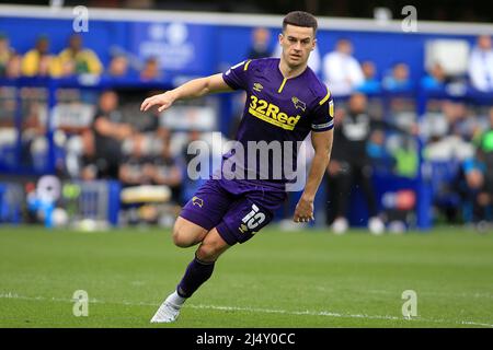 Londra, Regno Unito. 18th Apr 2022. Tom Lawrence della contea di Derby in azione durante il gioco. EFL Skybet Championship match, Queens Park Rangers / Derby County al Kiyan Prince Foundation Stadium, Loftus Road a Londra lunedì 18th aprile 2022. Questa immagine può essere utilizzata solo per scopi editoriali. Solo per uso editoriale, licenza richiesta per uso commerciale. Nessun uso in scommesse, giochi o un singolo club/campionato/player pubblicazioni. pic di Steffan Bowen/Andrew Orchard sport fotografia/Alamy Live news credito: Andrew Orchard sport fotografia/Alamy Live News Foto Stock
