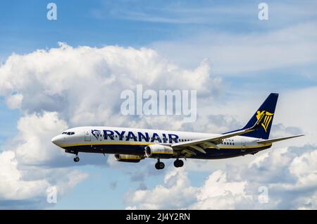 Barcellona, Spagna; 18 maggio 2019: La compagnia Ryanair Boeing 737 Aircraft, atterra all'aeroporto Josep Tarradellas di Barcellona-El Prat Foto Stock