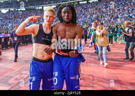 BRUSSEL, BELGIO - APRILE 18: Andreas Hanche Olsen di KAA Gent e Jordan Torunarigha di KAA Gent durante la partita finale di Croky Cup tra KAA Gent e RSC Anderslecht al Koning Boudewijnstadion il 18 Aprile 2022 a Brussel, Belgio (Foto di Jeroen Meuwsen/Orange Pictures) Foto Stock