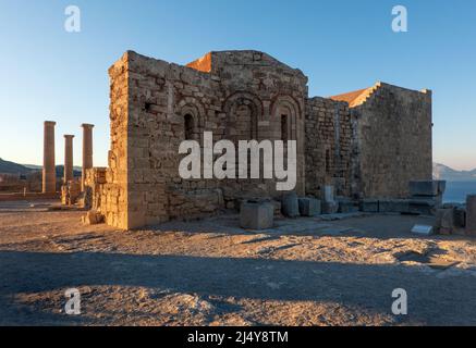 Lindos, Grecia - 27 Settembre, 2021, Vista sulle rovine di Lindos, Rhodos Island, Grecia Foto Stock