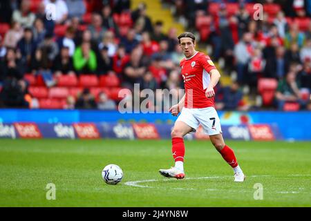 Oakwell, Barnsley, Inghilterra - 18th Aprile 2022 Callum Brittain (7) di Barnsley - durante la partita Barnsley contro Peterborough, Sky Bet EFL Championship 2021/22, a Oakwell, Barnsley, Inghilterra - 18th Aprile 2022 Credit: Arthur Haigh/WhiteRosePhotos/Alamy Live News Foto Stock