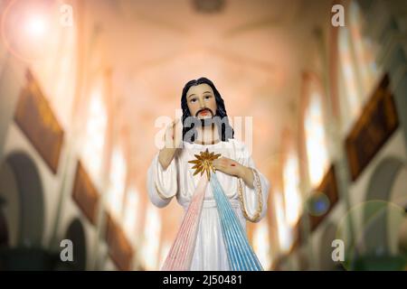 La festa della Divina Misericordia, il segno cristiano del faro e il